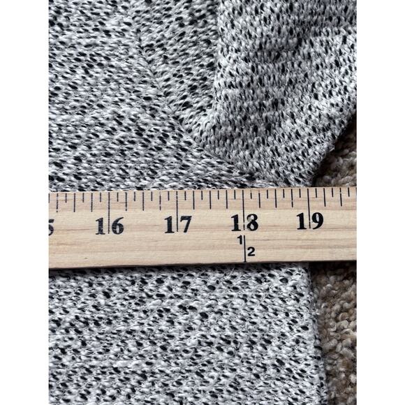 Loft Black & White Heathered Curved Hem Crewneck Sweatshirt Texture Size Medium - Picture 4 of 9